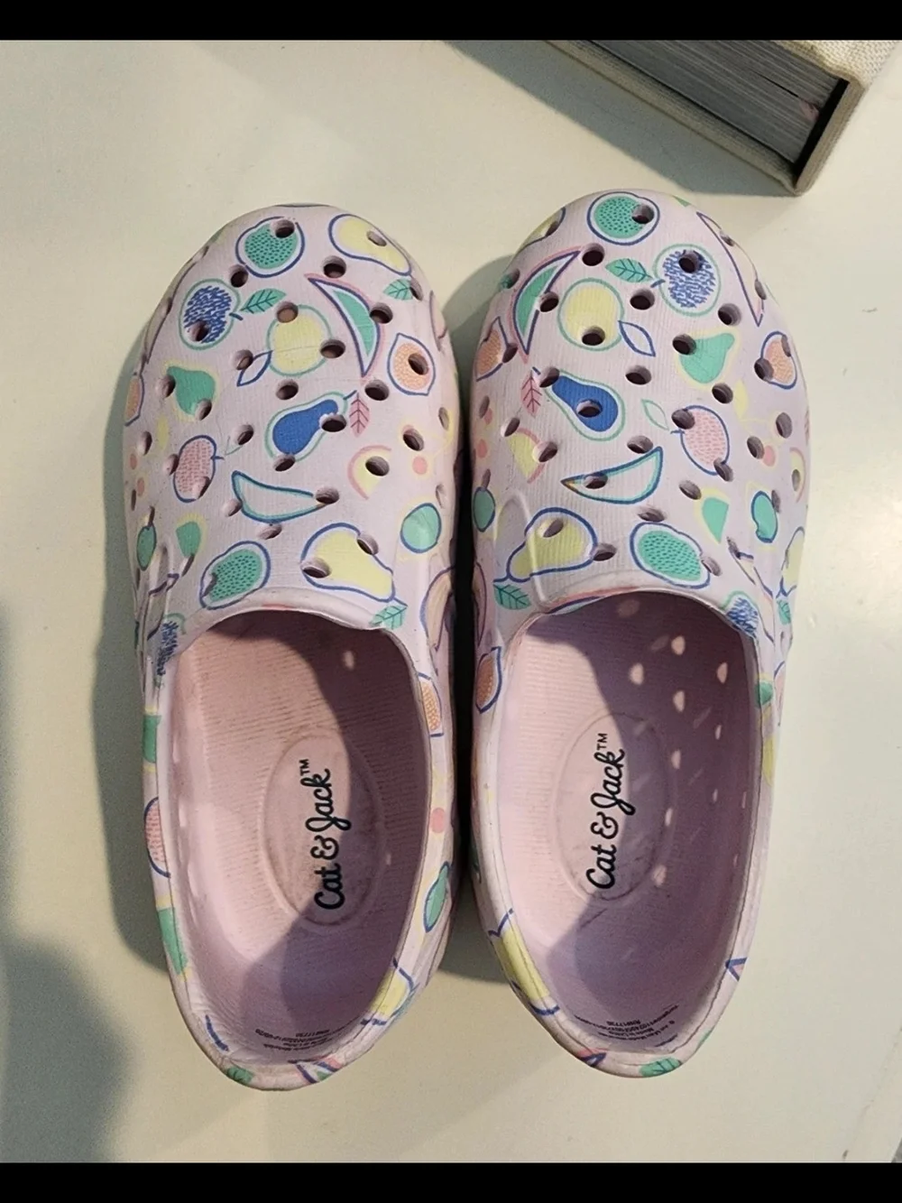 Cat & Jack Kids Summer Beach & Pool Shoes – Size 6